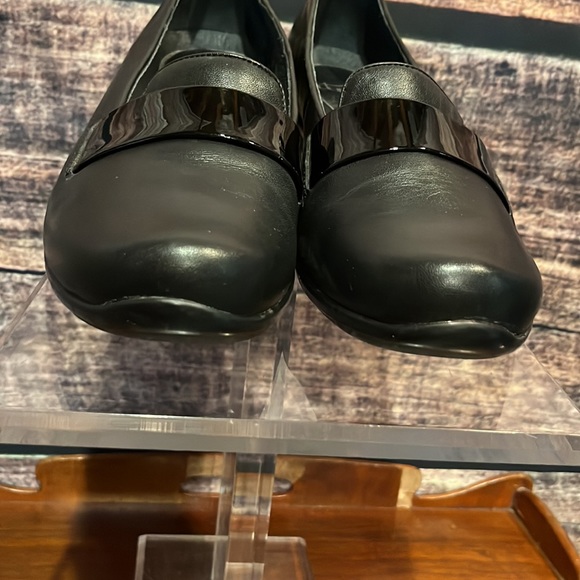 Dansko flats - Picture 4 of 9